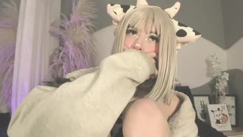 zhally_dee online show from May 16, 10:36 am