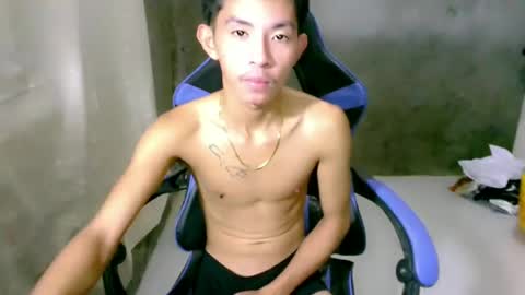 zian_smithx online show from May 6, 2:23 pm