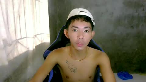zian_smithx online show from May 2, 3:23 am