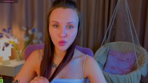 Zlata  Mon Tue Thu Fri Sun Sa GMT 3 0000pm - 0600pm  online show from October 1, 3:55 pm