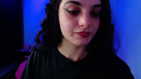 zoe_0111 online show from January 31, 8:43 pm