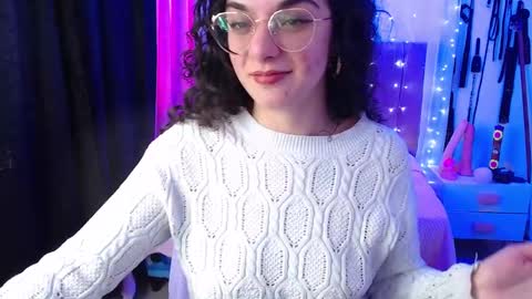 zoe_0111 online show from December 21, 4:36 pm