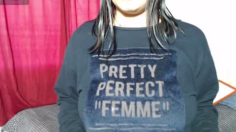 Snapshot of zoe_bronw chatting on December 10, 11:00 am Zoe Bronw online show from December 10, 11:00 am