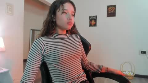 zoe_dear online show from April 8, 7:50 pm