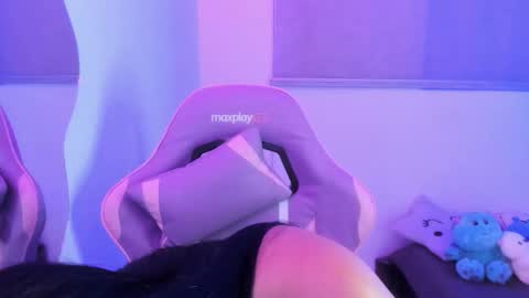 zoe_jones7 online show from February 26, 4:05 am