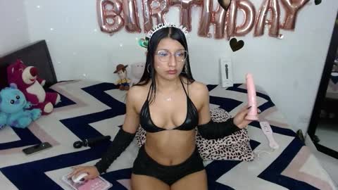 zoe  online show from March 29, 10:17 am