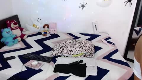 zoe  online show from October 12, 3:48 pm