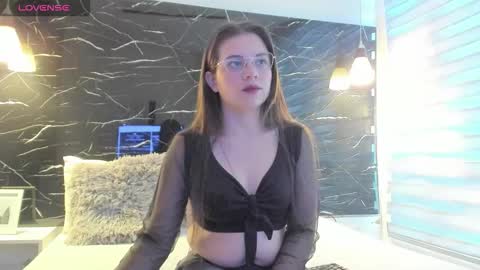 Zoe online show from January 7, 11:48 am