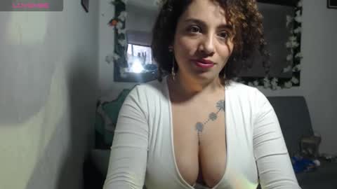 zoe tai online show from October 19, 1:38 pm