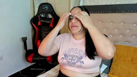 zoedeleon online show from May 8, 9:09 pm