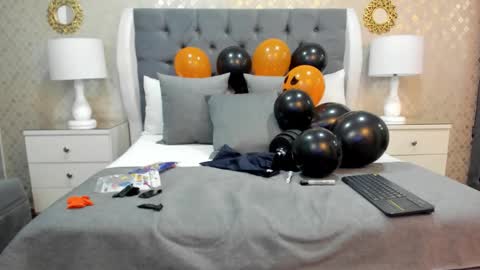 Zoe Krug online show from October 14, 7:39 pm