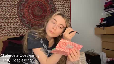 Snapshot of zoepleasing chatting on September 12, 2:13 am zoepleasing online show from September 12, 2:13 am