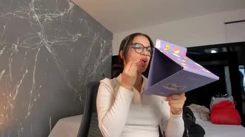 Zoe online show from October 20, 1:05 pm