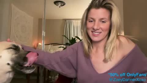 Snapshot of zoeydanner chatting on February 6, 4:21 am Zoeydanner online show from February 6, 4:21 am