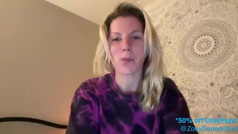 Snapshot of zoeydanner chatting on January 28, 9:30 am Zoeydanner online show from January 28, 9:30 am
