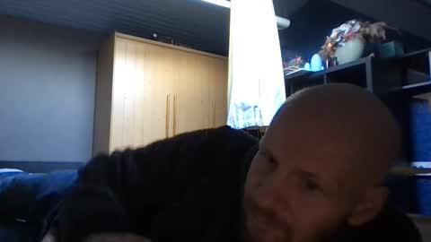 Snapshot of zolexthomas chatting on October 24, 3:35 pm zolexthomas online show from October 24, 3:35 pm