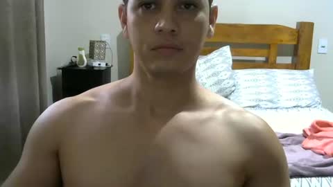 zoro_00 online show from May 15, 1:51 pm