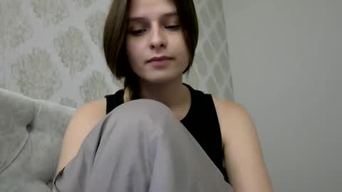zoryaanneta2018 online show from April 2, 1:57 am