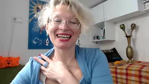 Zosya1111 online show from December 15, 12:49 pm