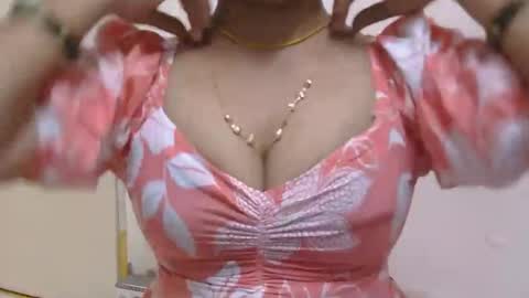 Zoya online show from May 17, 3:21 pm