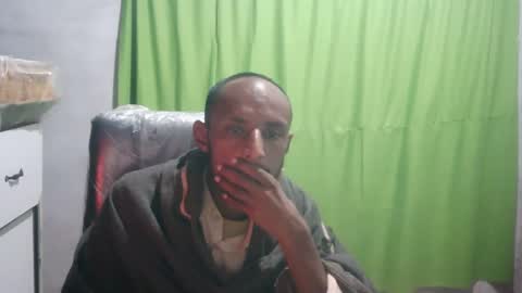 Snapshot of zoyakhan803 chatting on February 12, 3:18 am zoyakhan803 online show from February 12, 3:18 am