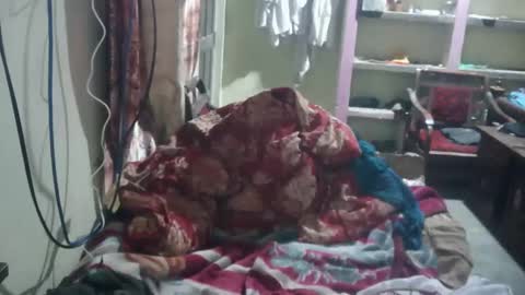 Snapshot of zoyakhan803 chatting on February 12, 8:50 pm zoyakhan803 online show from February 12, 8:50 pm