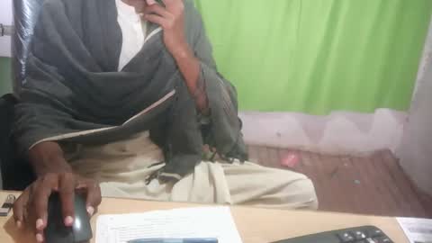 Snapshot of zoyakhan803 chatting on February 13, 11:06 am zoyakhan803 online show from February 13, 11:06 am