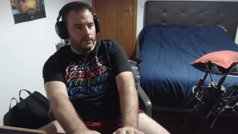 Snapshot of zuheyla26 chatting on December 4, 2:25 am Zuheyla online show from December 4, 2:25 am