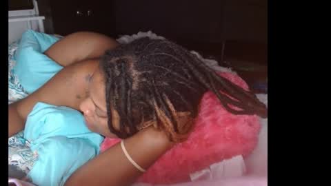 zuriluxe45 online show from September 25, 3:24 am