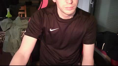 Snapshot of zyriosben chatting on February 6, 11:09 am zyriosben online show from February 6, 11:09 am